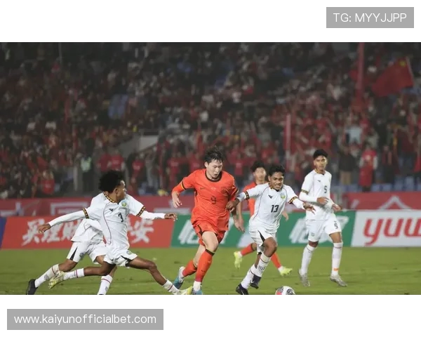 炸了！U17男足亚洲杯：中国队惊险晋级八强 重返世少赛，谁看了都得拍桌子